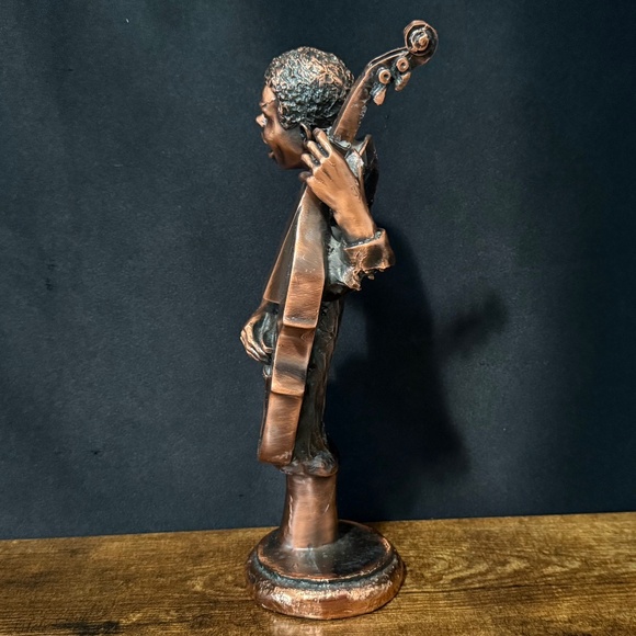 Jazz Bass Player Sculpture/Figurine - Picture 10 of 13